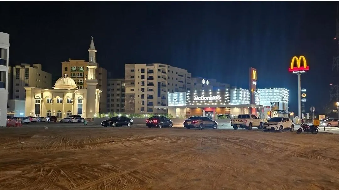 Deluxe Room With Attached Private Bathroom In Shared Apartment Sharjah Verenigde Arabische Emiraten